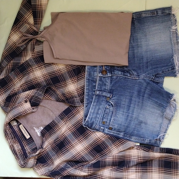 Women's G.H. Bass & Co. tan navy lightweight flannel size Small - Picture 7 of 7